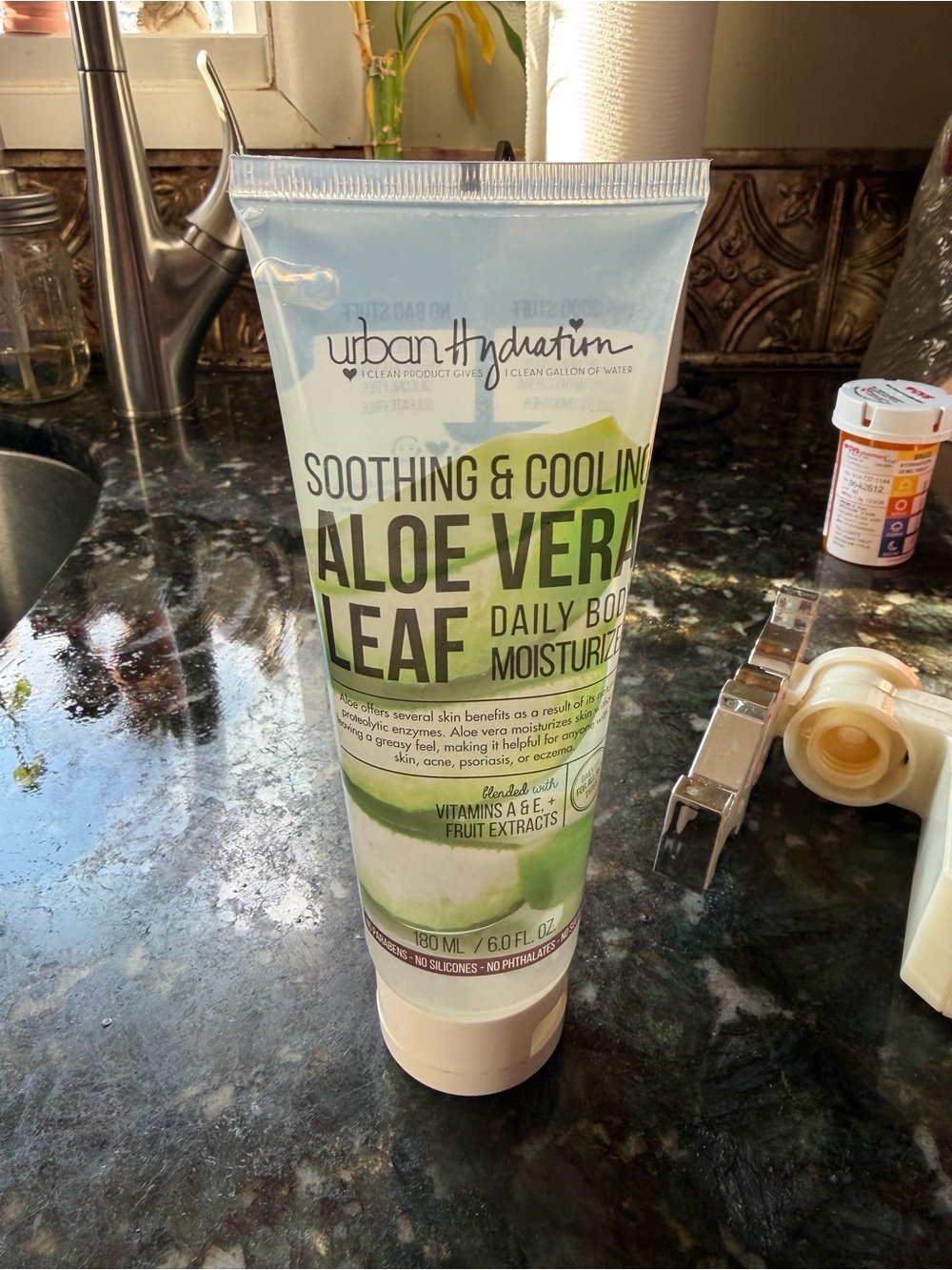 Urban Hydration Soothing & Cooling Aloe Vera Leaf Daily Body Moisturizer - Green